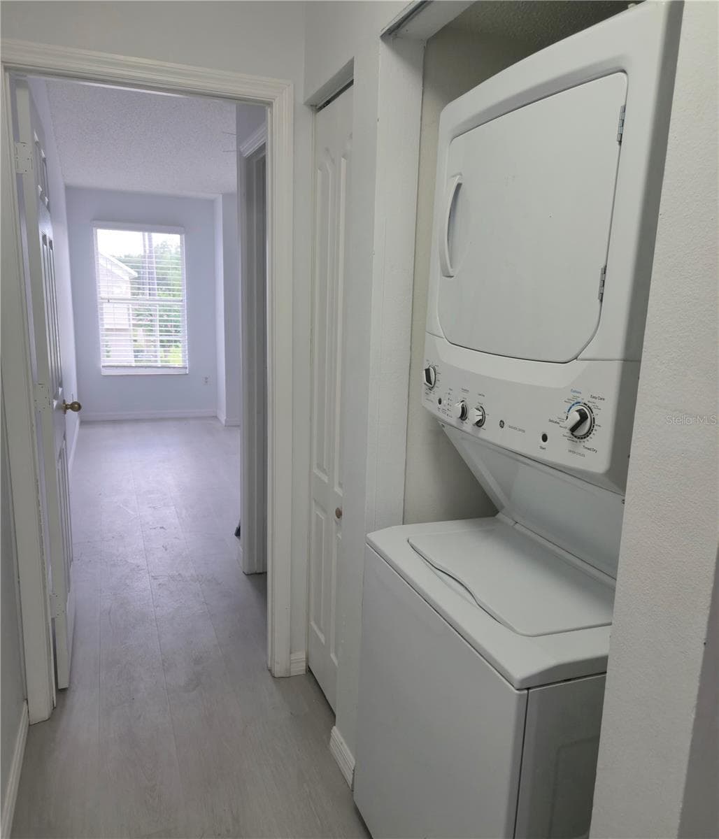 Laundry Closet - 734 KENSINGTON LAKE CIR #BRANDON, BRANDON