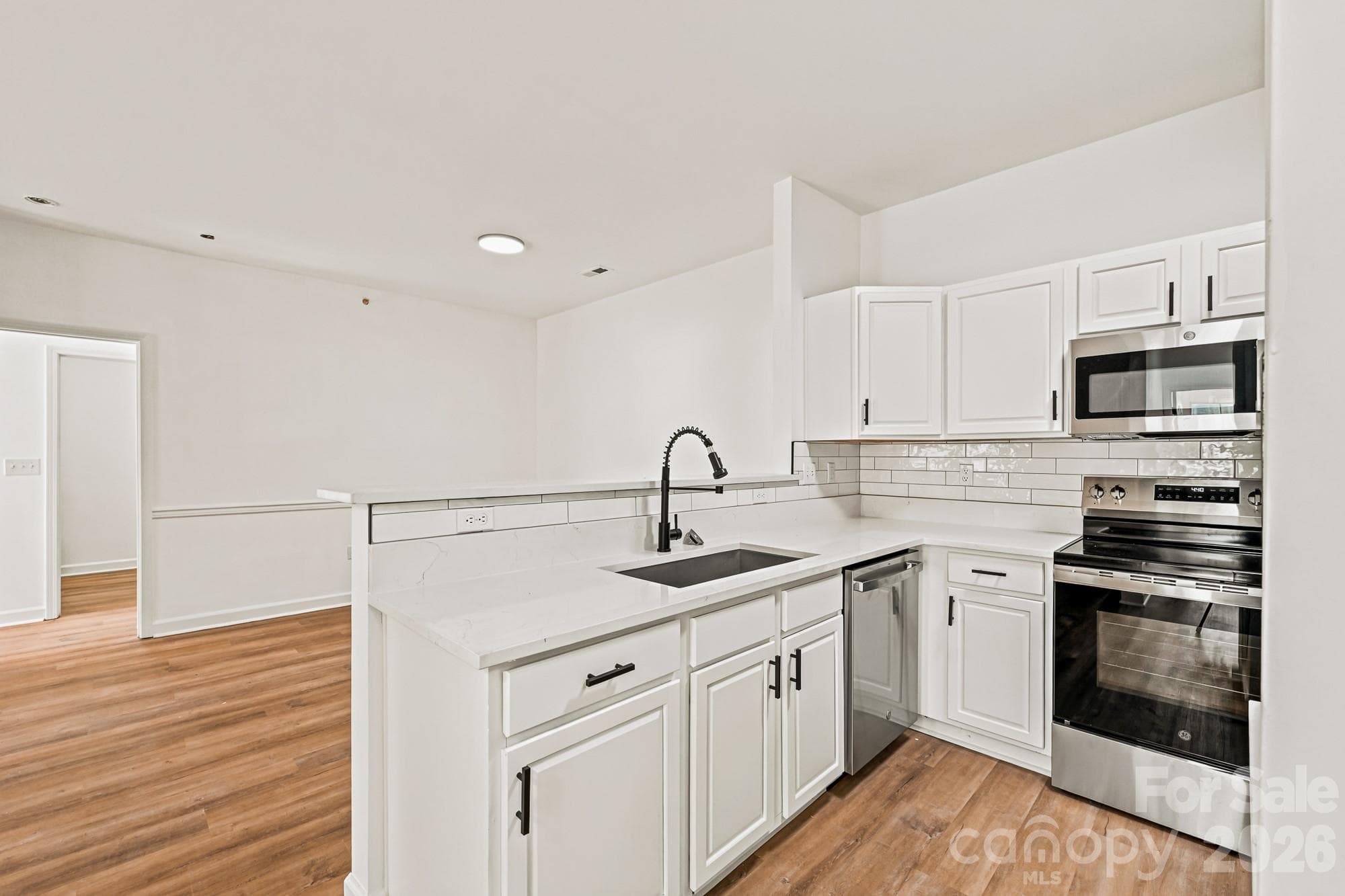 Condominium at Charlotte, photo 8 of 29