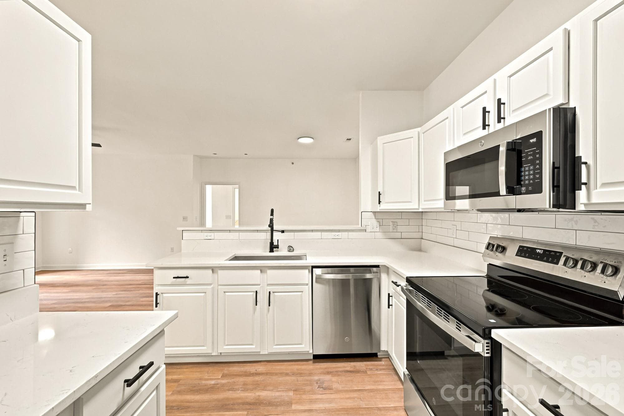 Condominium at Charlotte, photo 3 of 29