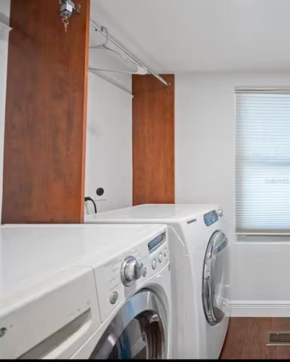 Laundry Area (Shared by Main and Guest Suite) - 1040 S OHIO AVE, LAKELAND