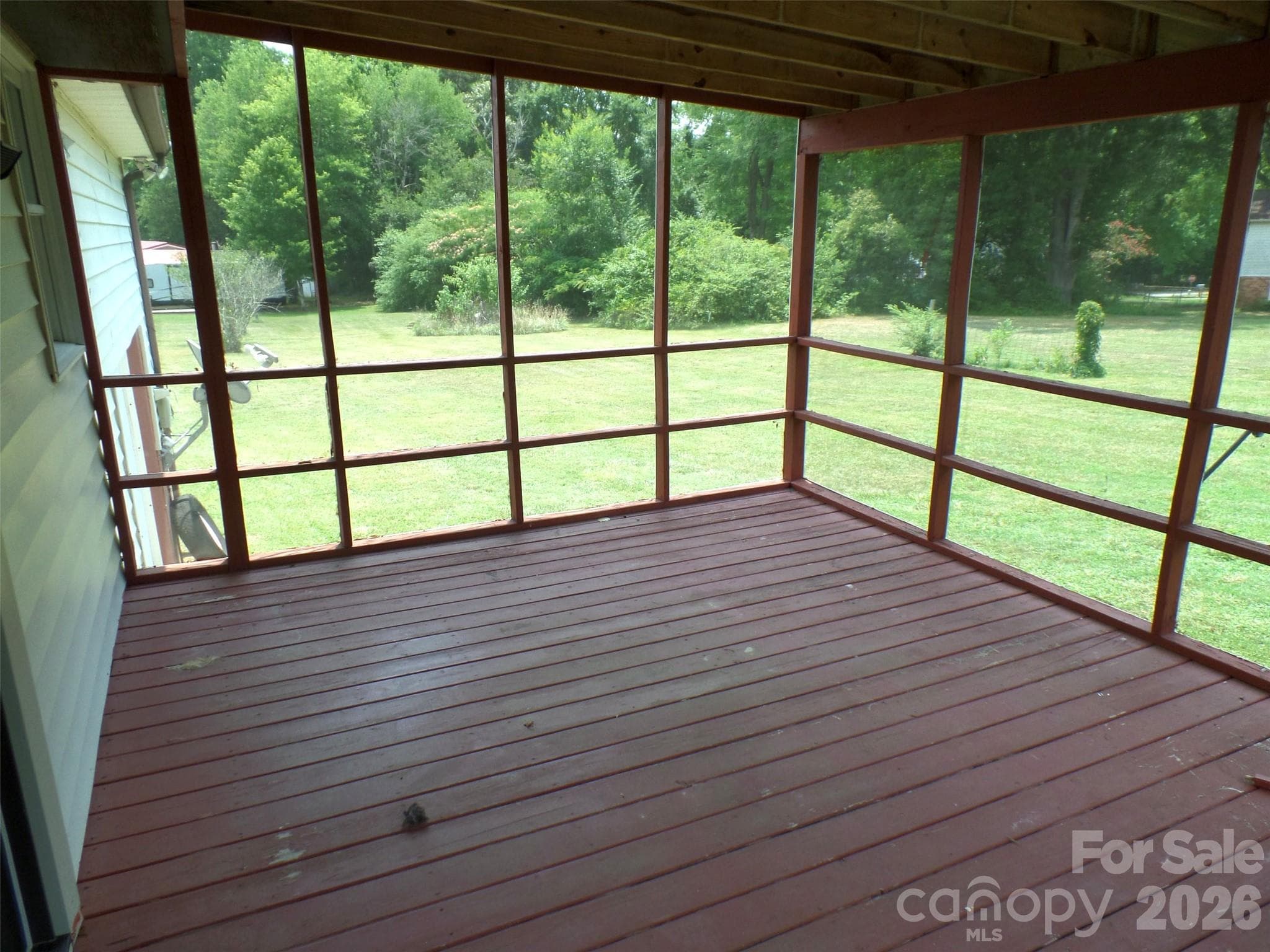 Screened porch - Claremont