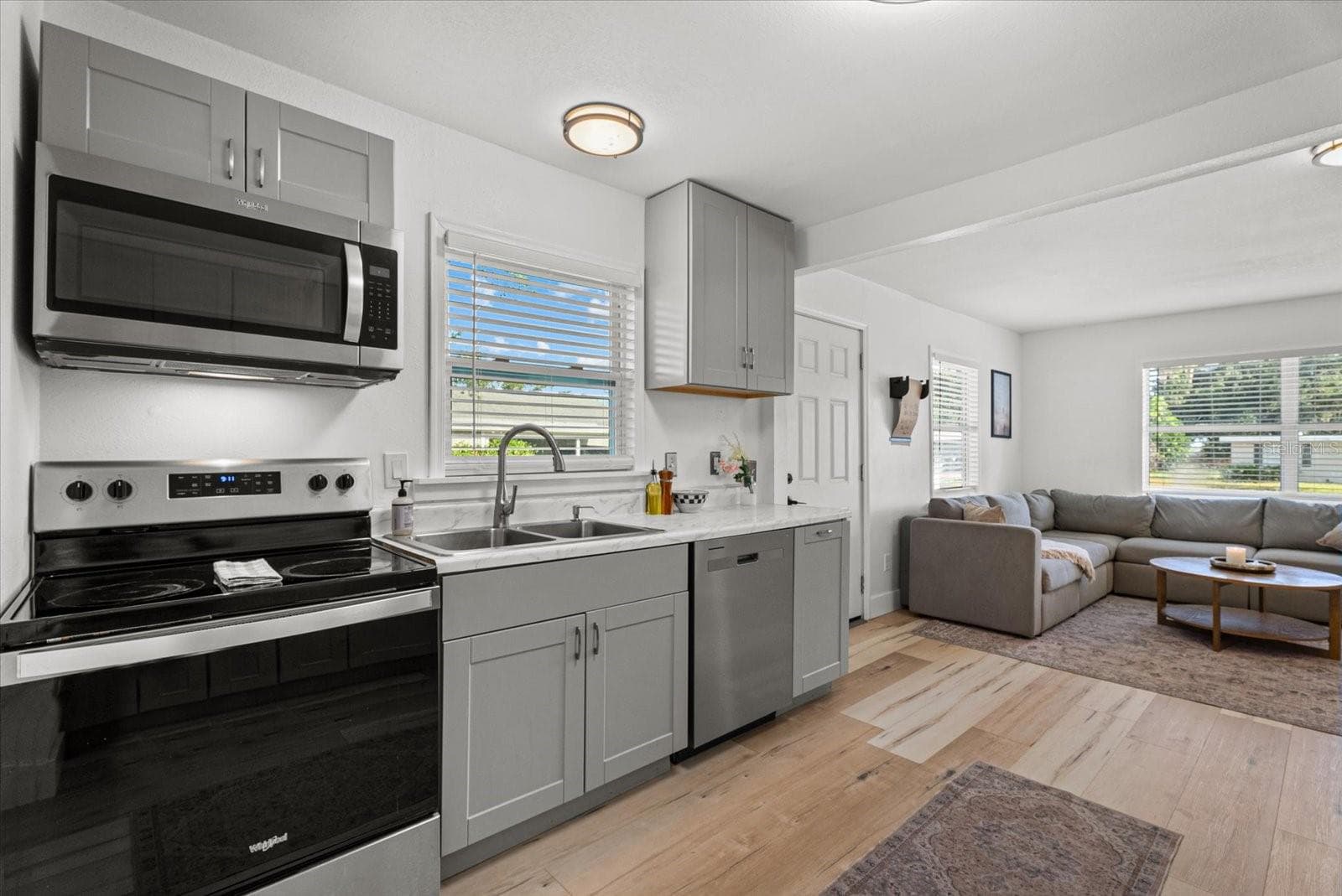 Single Family Residence at 204 6TH AVE NW, RUSKIN, photo 3 of 32