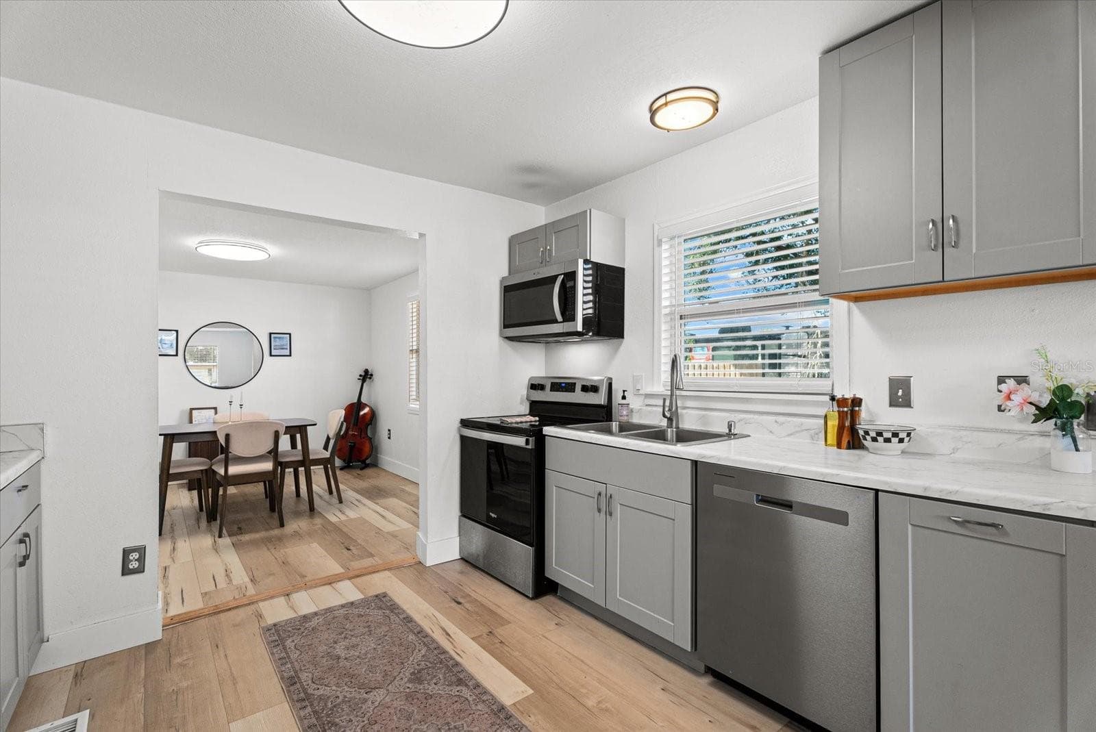 Single Family Residence at 204 6TH AVE NW, RUSKIN, photo 6 of 32