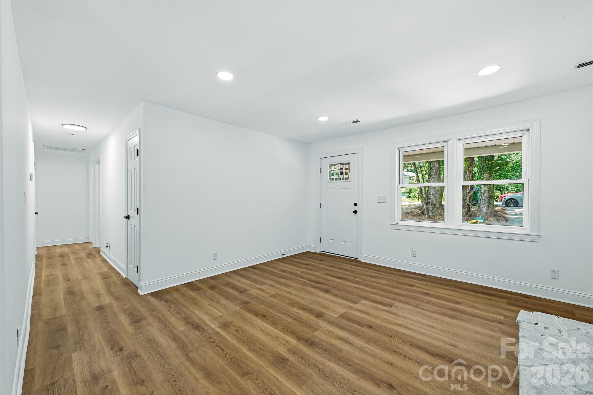 Single Family Residence at 1936 Lakedell Drive, Charlotte, photo 10 of 28