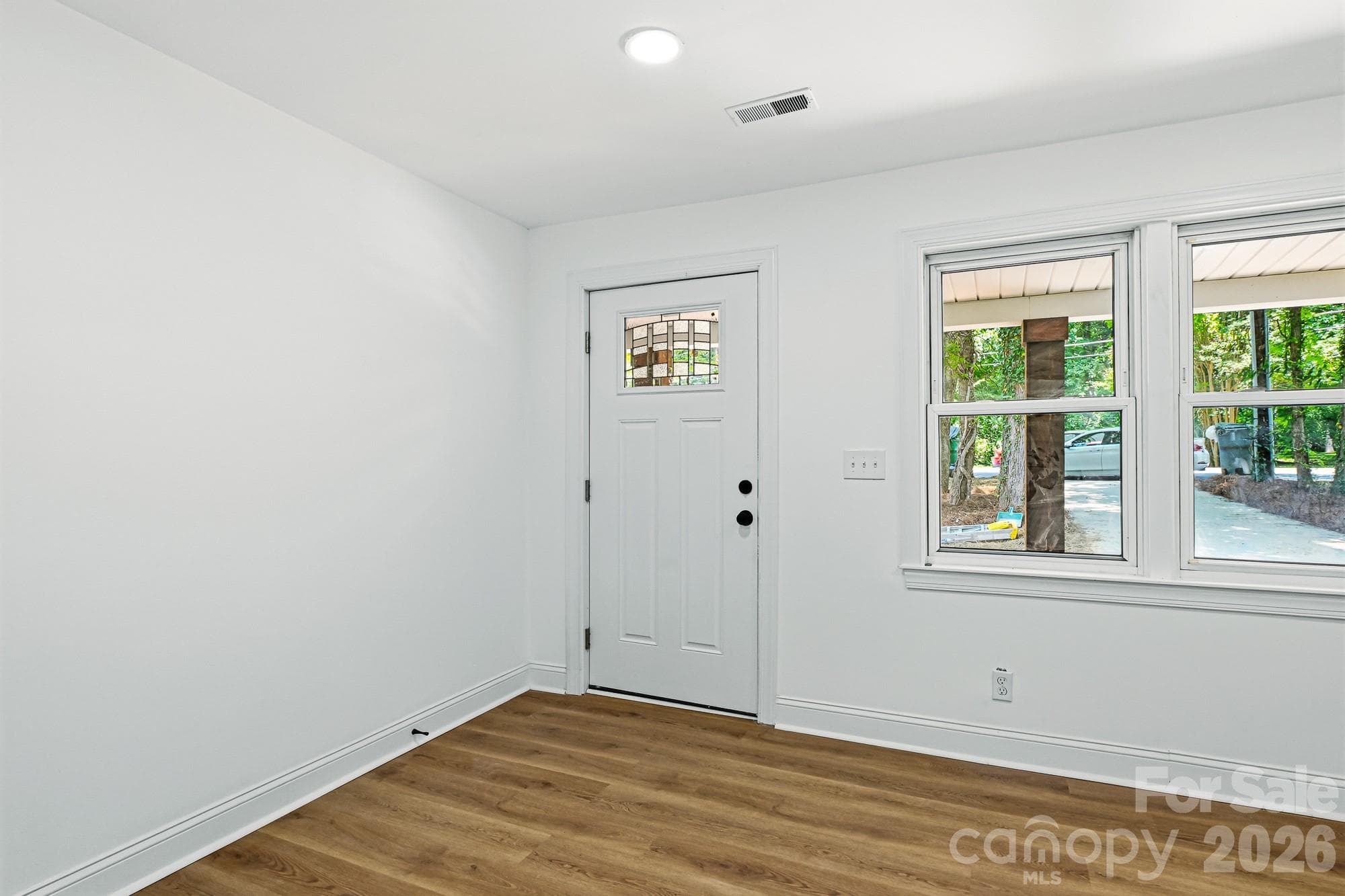 Single Family Residence at 1936 Lakedell Drive, Charlotte, photo 16 of 28