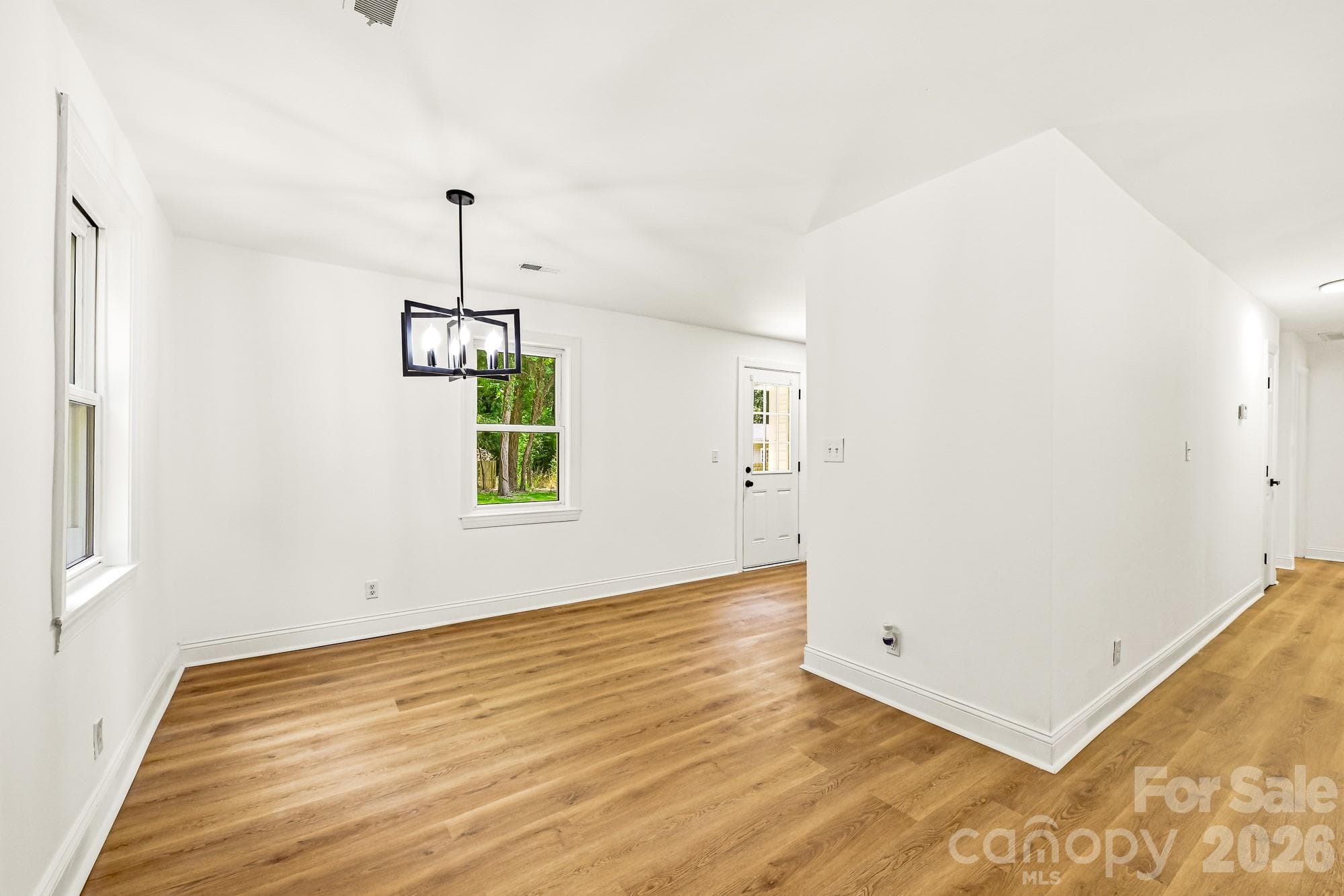 Single Family Residence at 1936 Lakedell Drive, Charlotte, photo 14 of 28