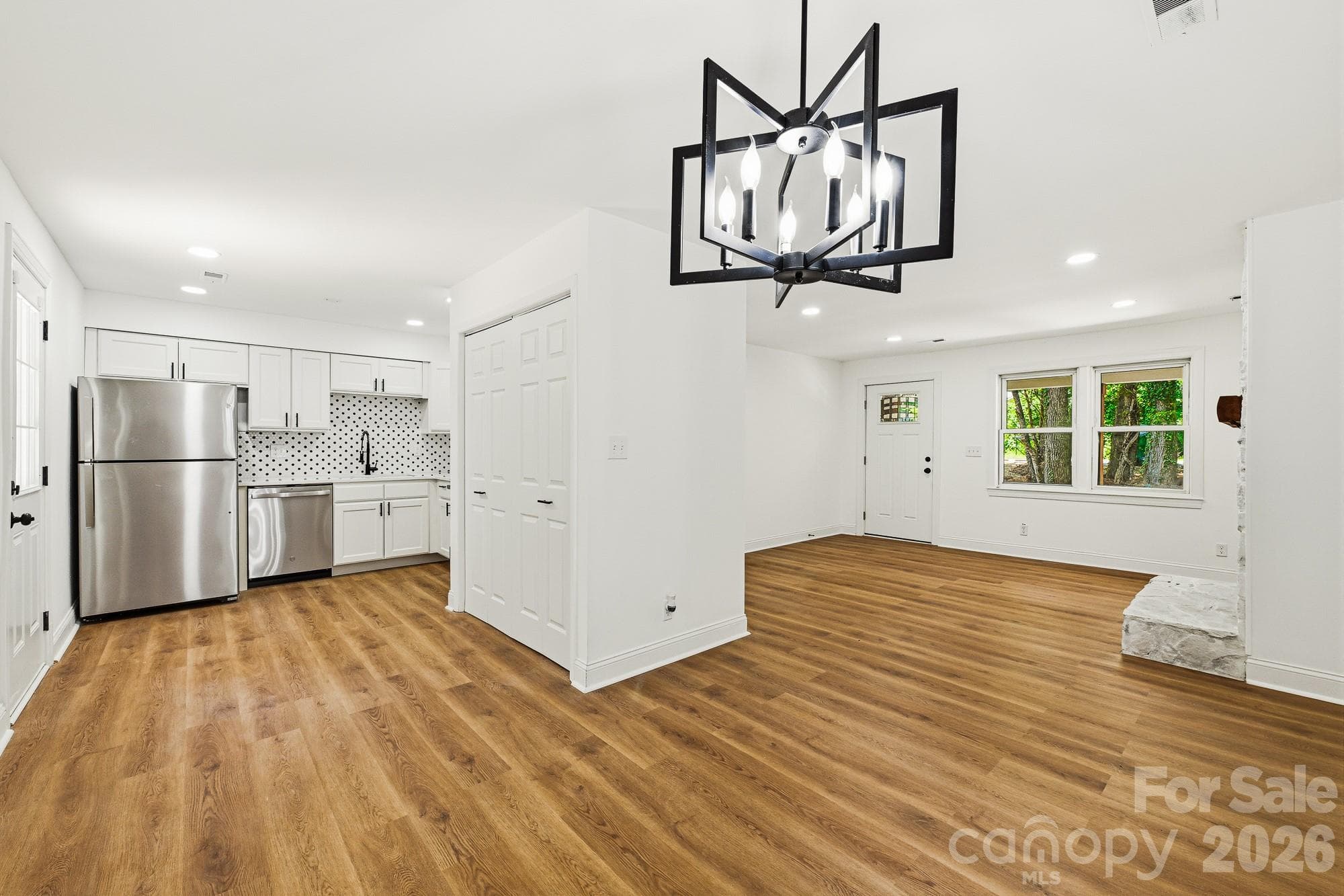 Single Family Residence at 1936 Lakedell Drive, Charlotte, photo 6 of 28