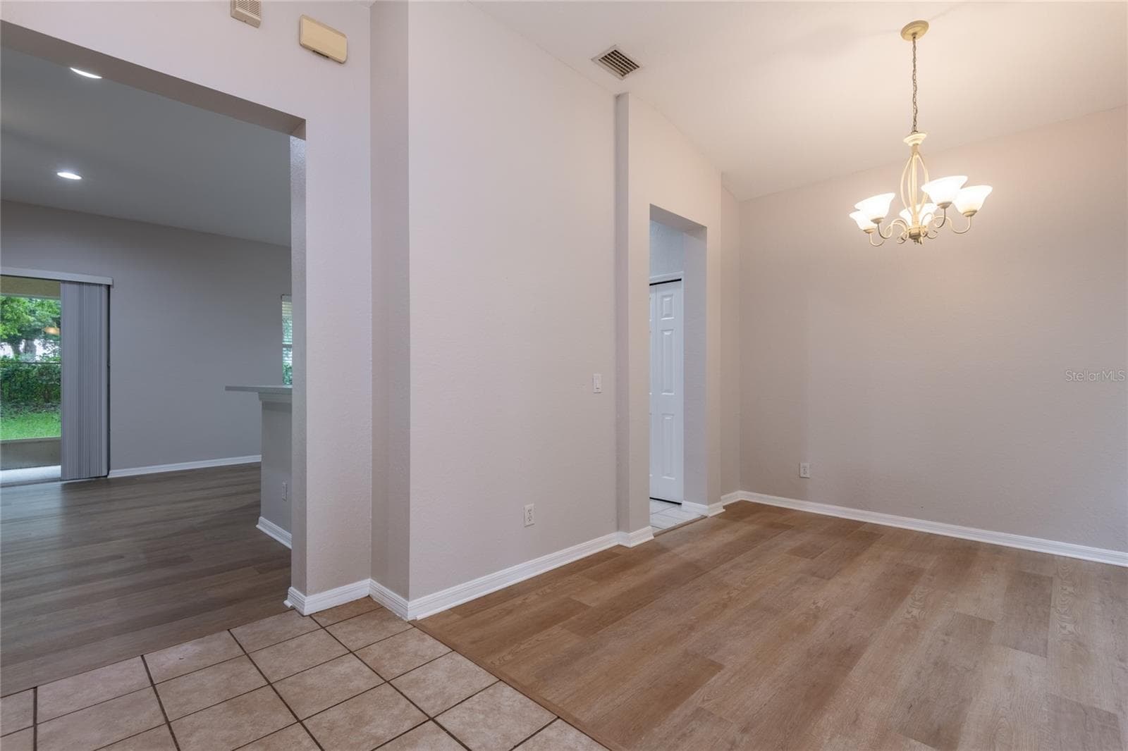 Single Family Residence at 11112 HOLLY CONE DR, RIVERVIEW, photo 3 of 38