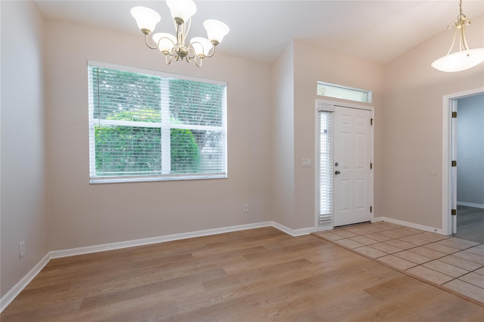 Single Family Residence at 11112 HOLLY CONE DR, RIVERVIEW, photo 4 of 38