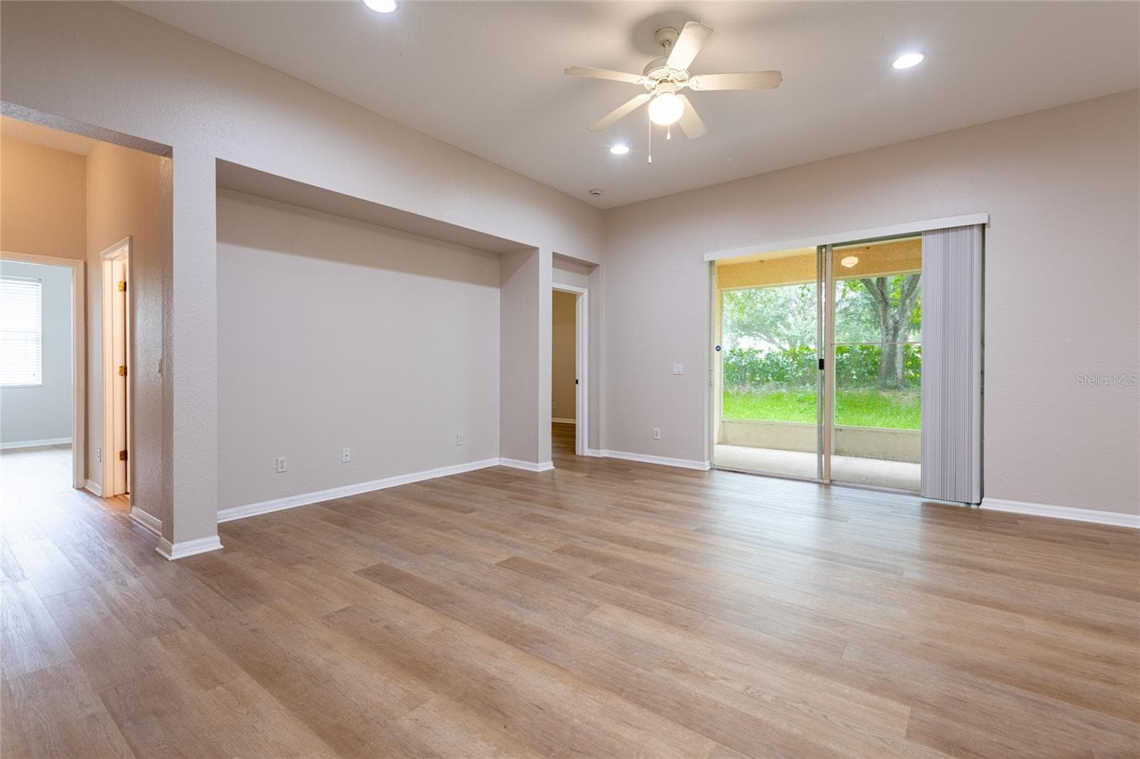 Single Family Residence at 11112 HOLLY CONE DR, RIVERVIEW, photo 10 of 38