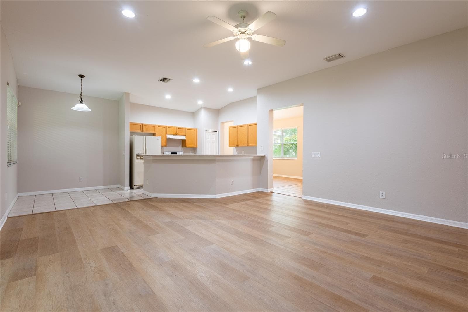 Single Family Residence at 11112 HOLLY CONE DR, RIVERVIEW, photo 12 of 38
