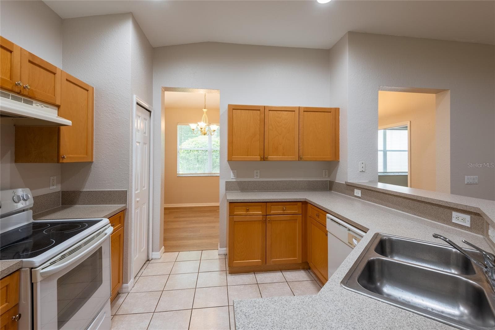 Single Family Residence at 11112 HOLLY CONE DR, RIVERVIEW, photo 14 of 38