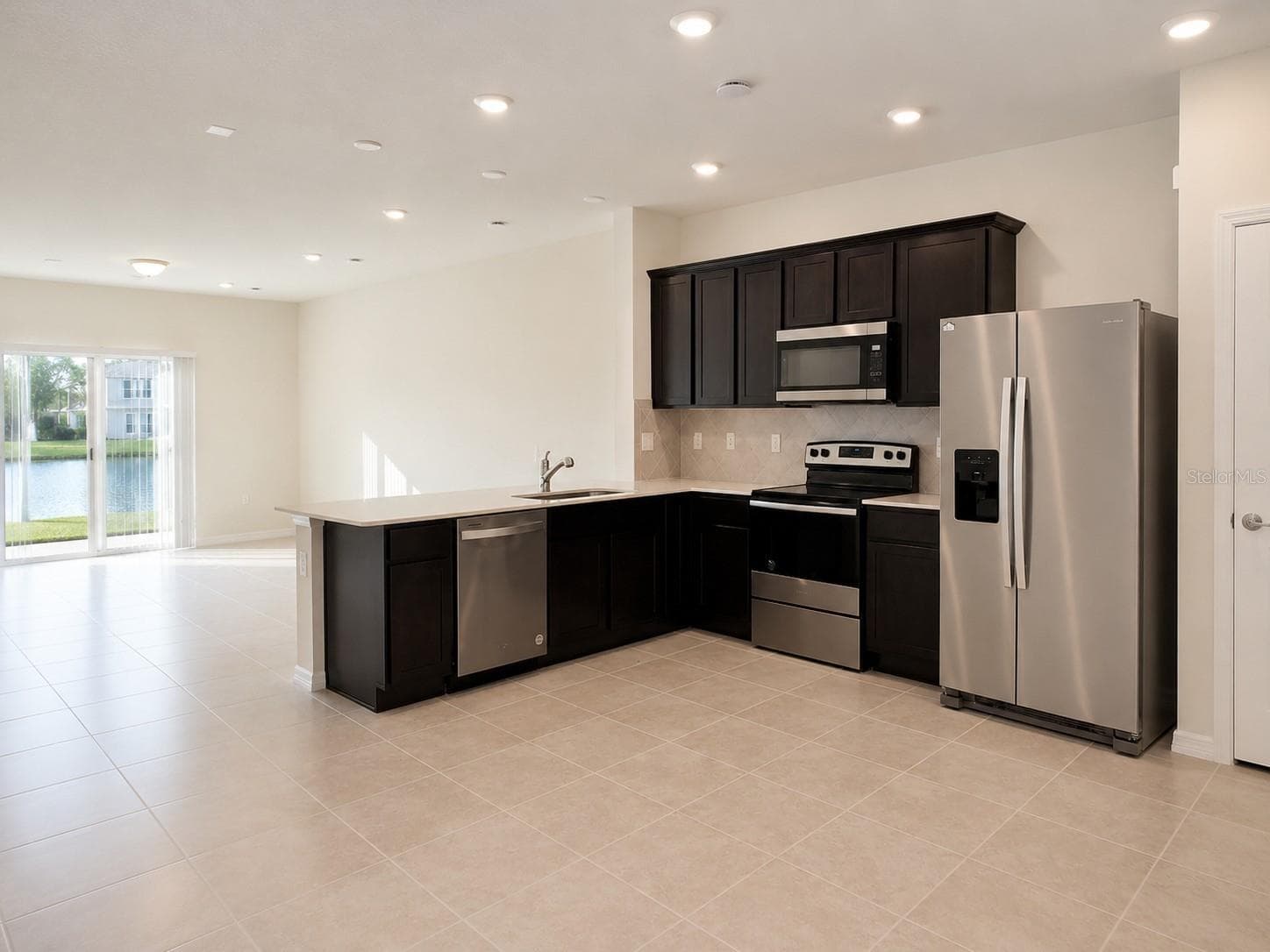 Kitchen - 4576 SPARKLING SHELL AVE, KISSIMMEE