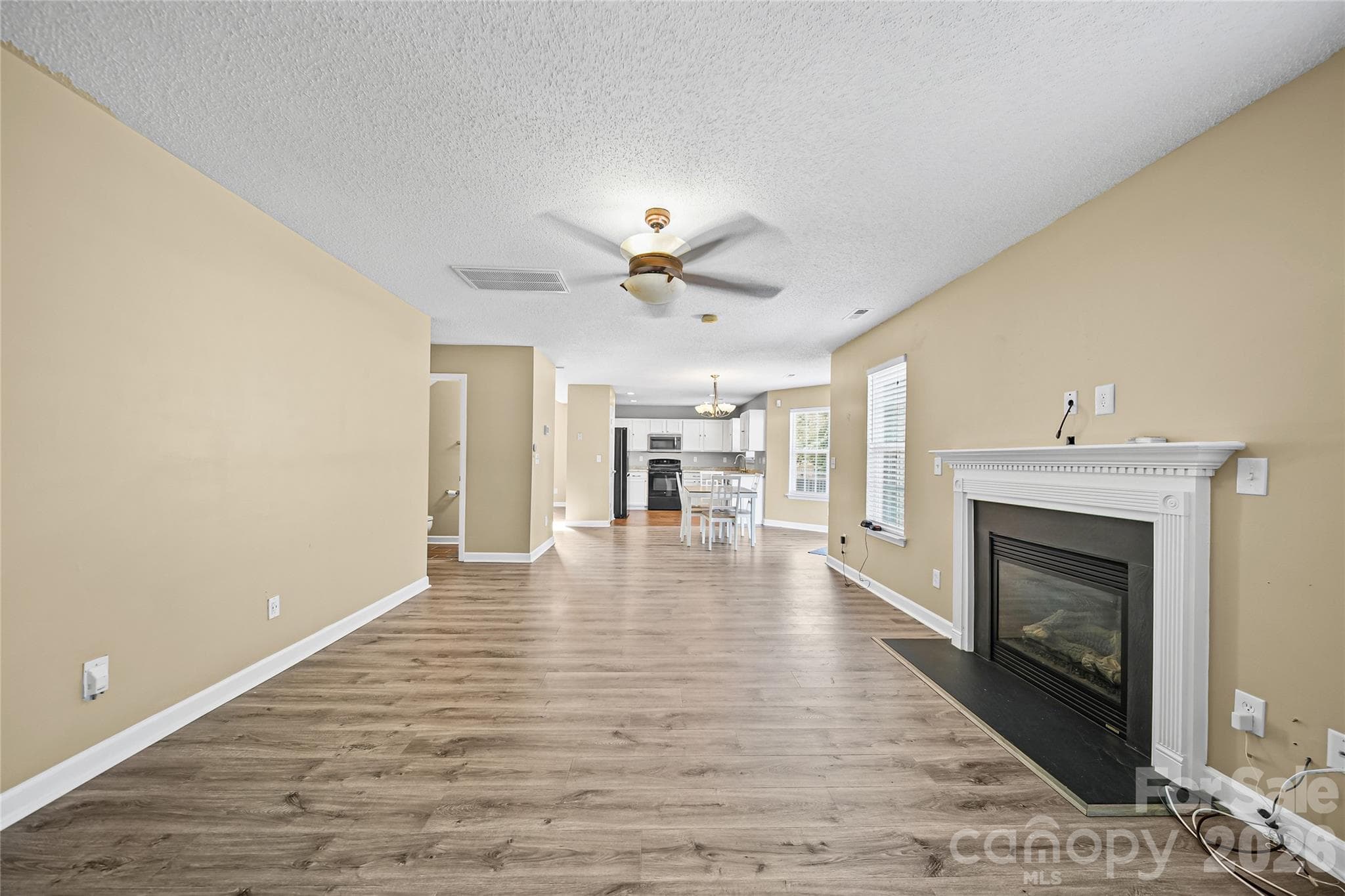 Single Family Residence at 9233 Simonton Drive, Charlotte, photo 4 of 37