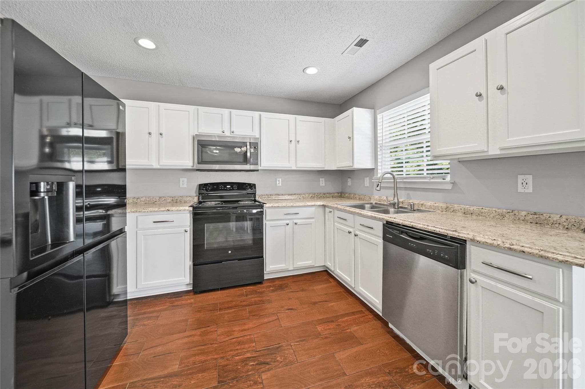 kitchenkitchen - 9233 Simonton Drive, Charlotte