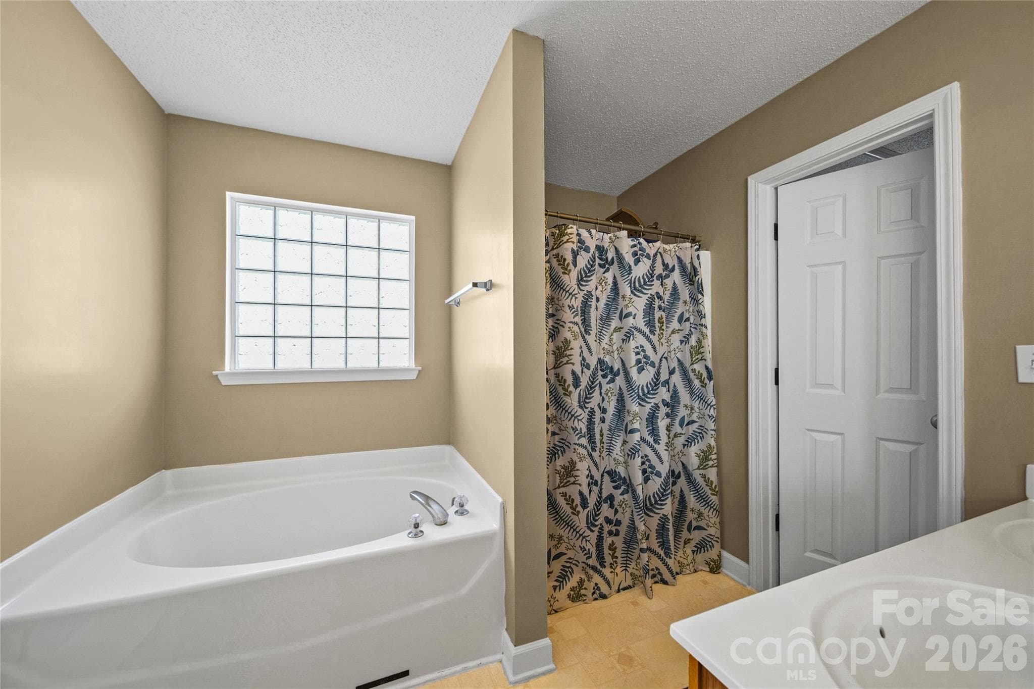 master bath - 9233 Simonton Drive, Charlotte