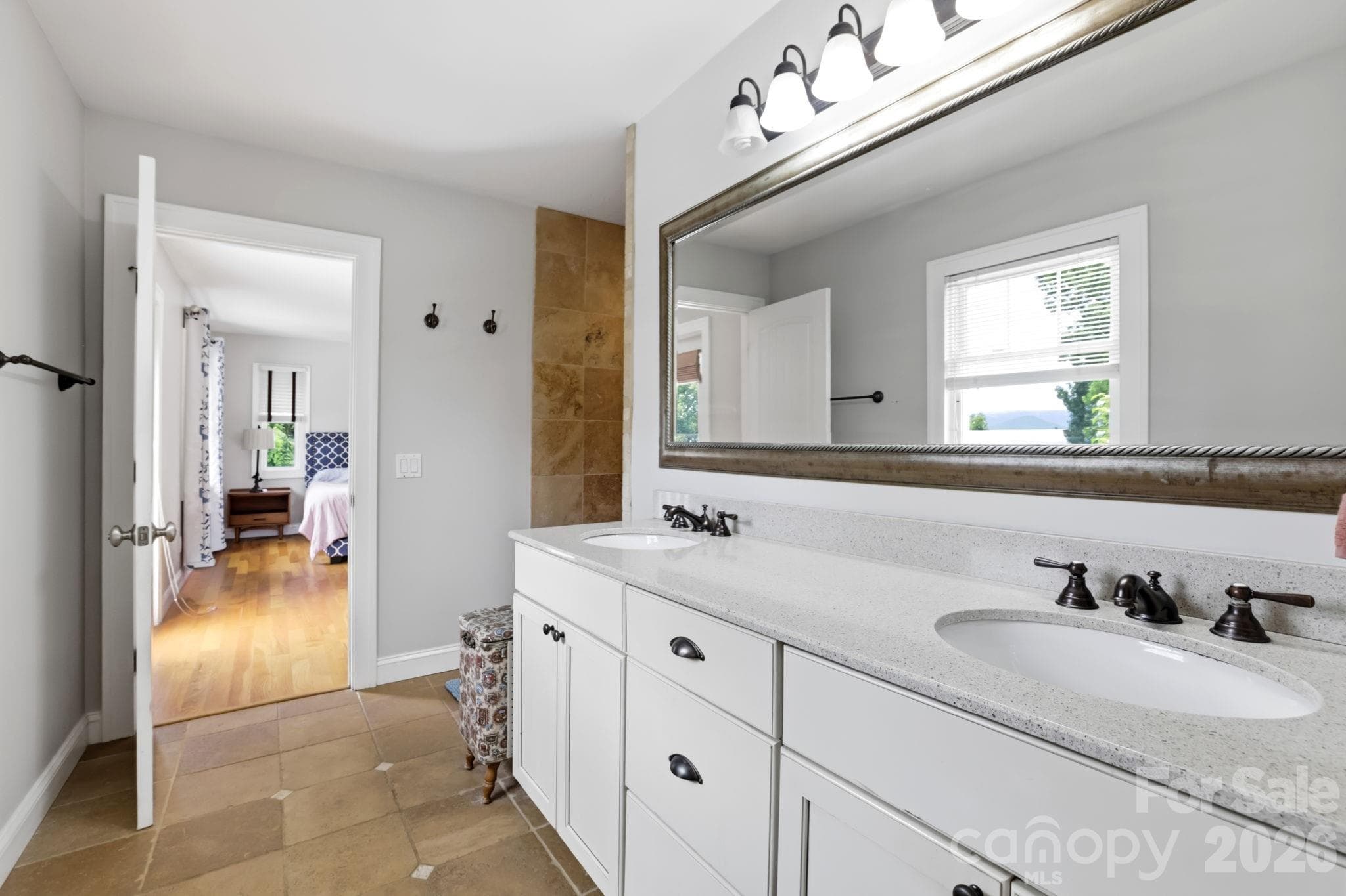 Double sinks and walk in shower - 26 Crestwood Drive, Arden