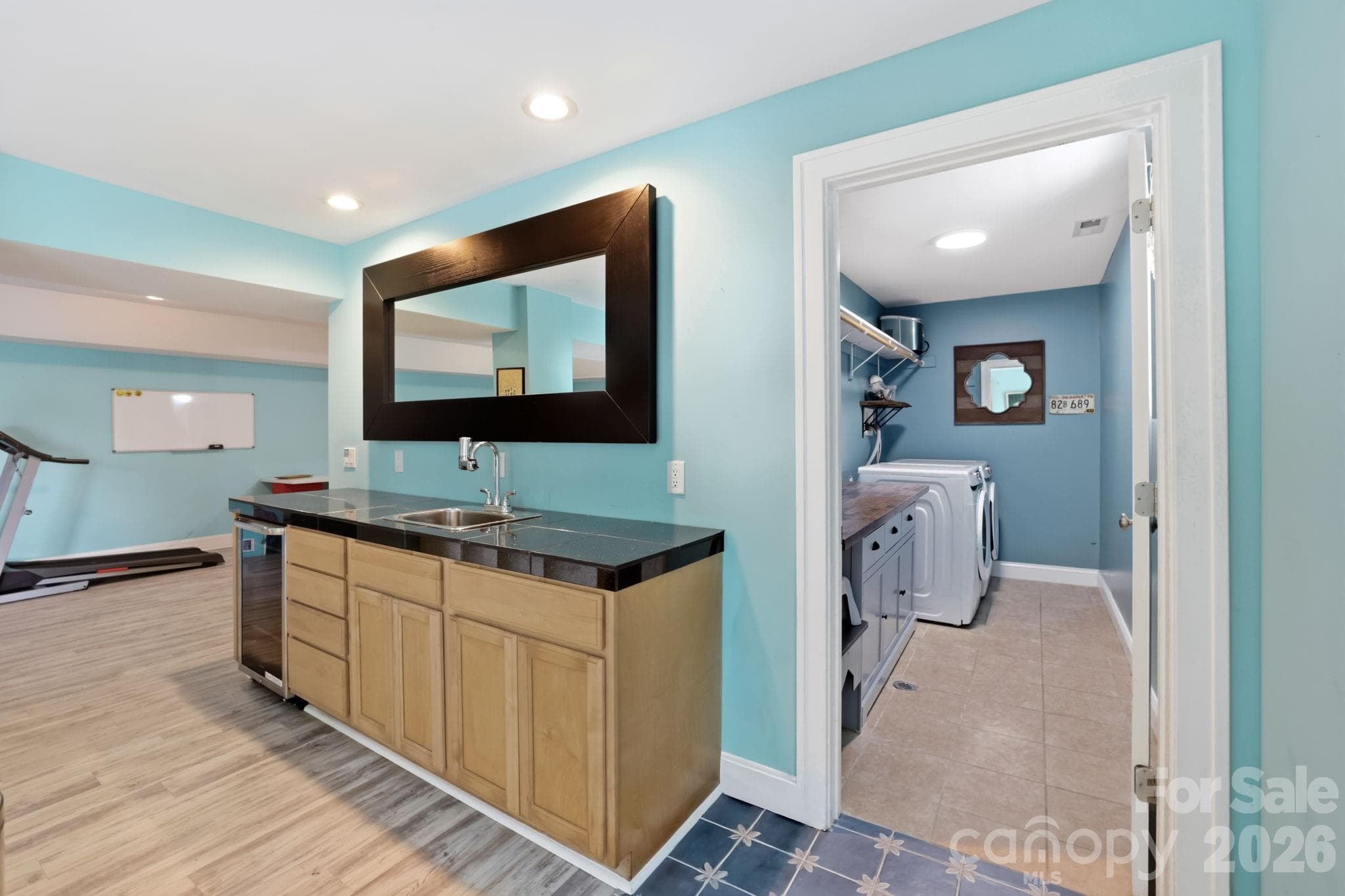 Wet bar and wine fridge - 26 Crestwood Drive, Arden
