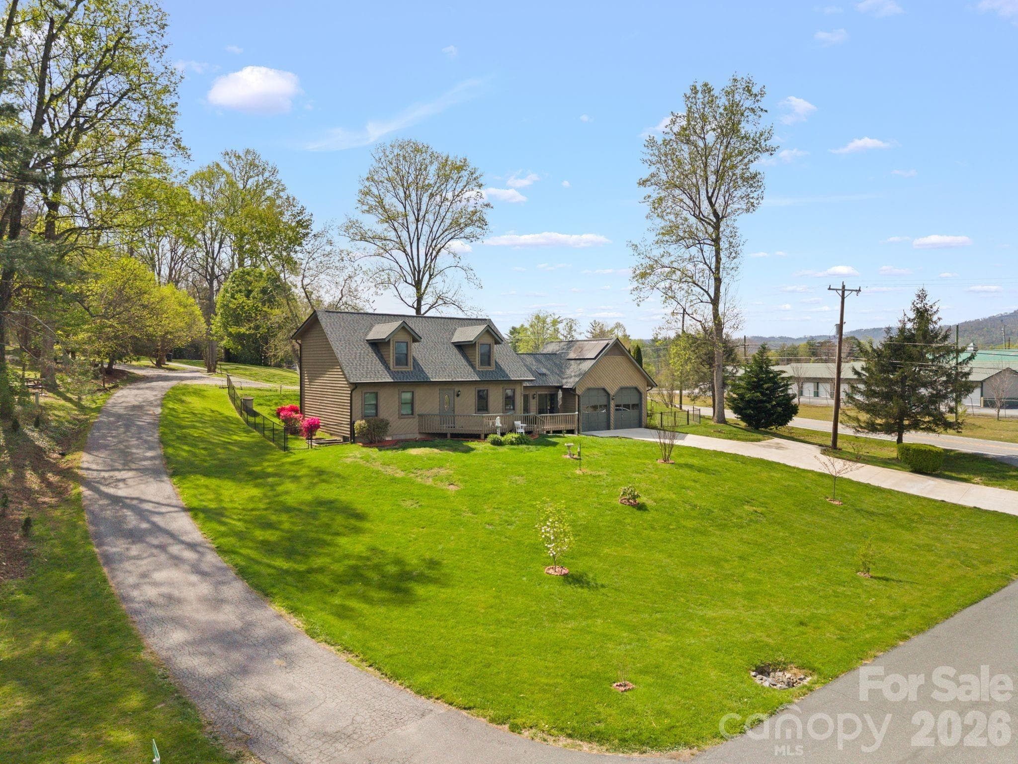 Single Family Residence at 100 Forest Park Drive, Hendersonville, photo 33 of 35