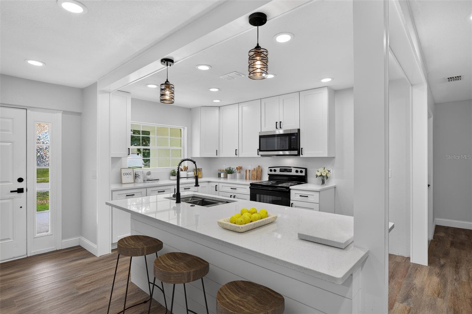 Single Family Residence at 12100 CAROLINA WOODS LN, ORLANDO, photo 6 of 33