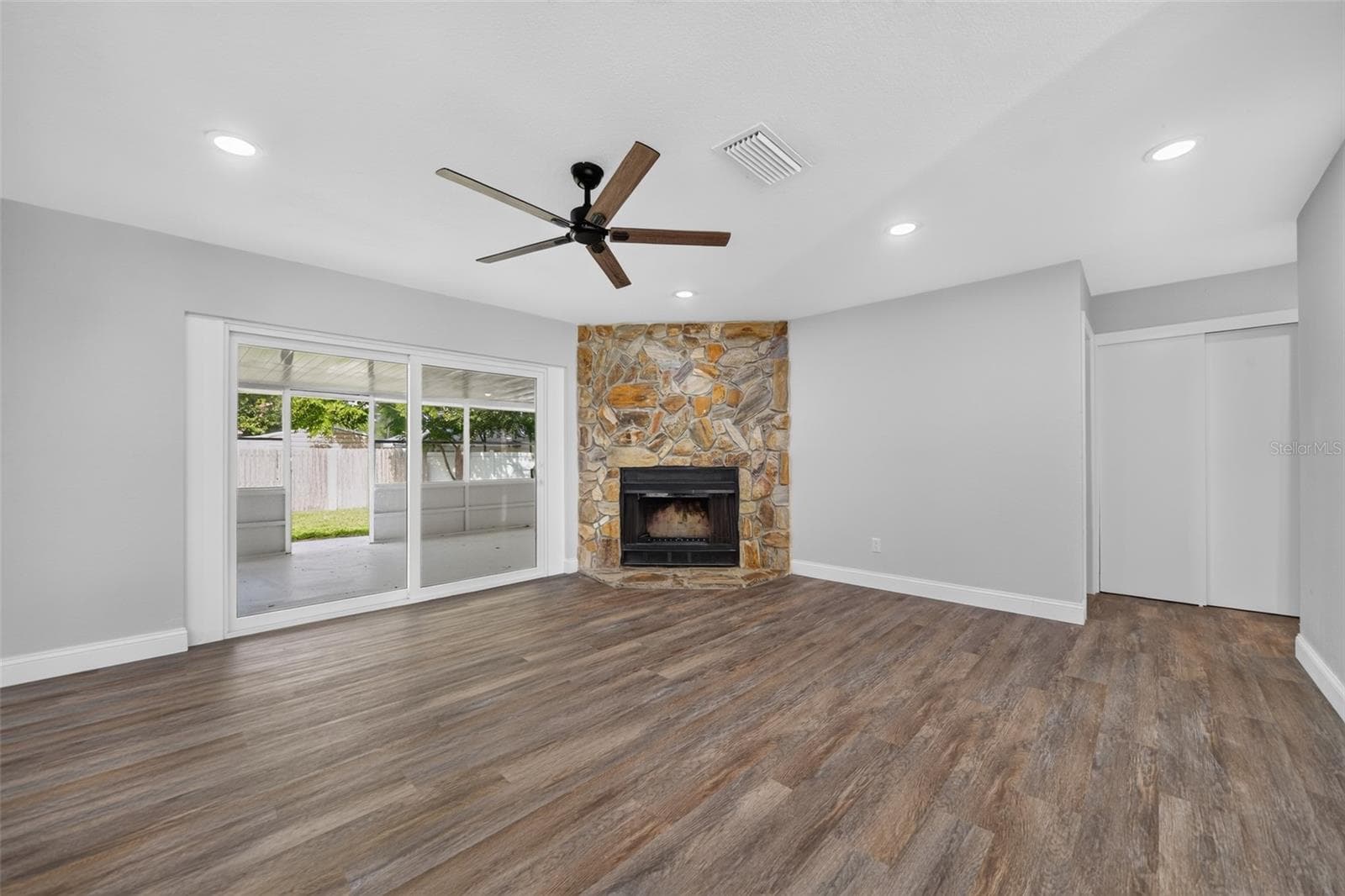 Single Family Residence at 12100 CAROLINA WOODS LN, ORLANDO, photo 14 of 33