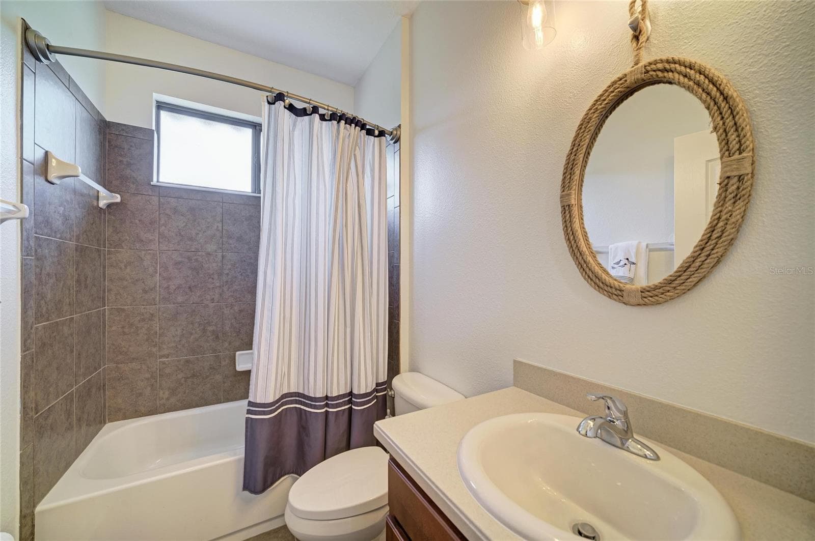 Single Family Residence at 316 STAR SHELL DR, APOLLO BEACH, photo 37 of 57