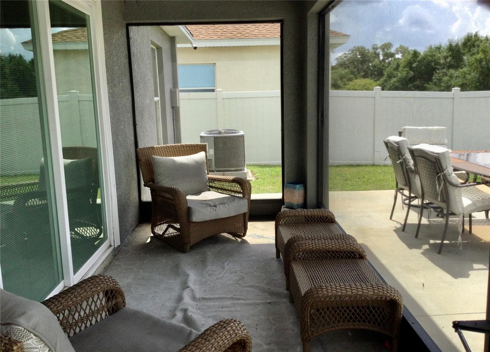 Screen in porch - 10728 SHADY PRESERVE DR, RIVERVIEW