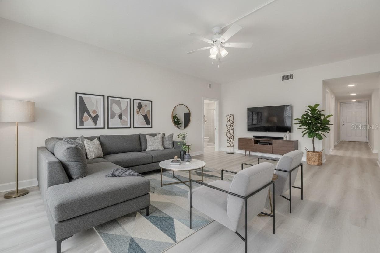 Condominium at 4550 OVERLOOK DR NE #155, ST PETERSBURG, photo 5 of 46