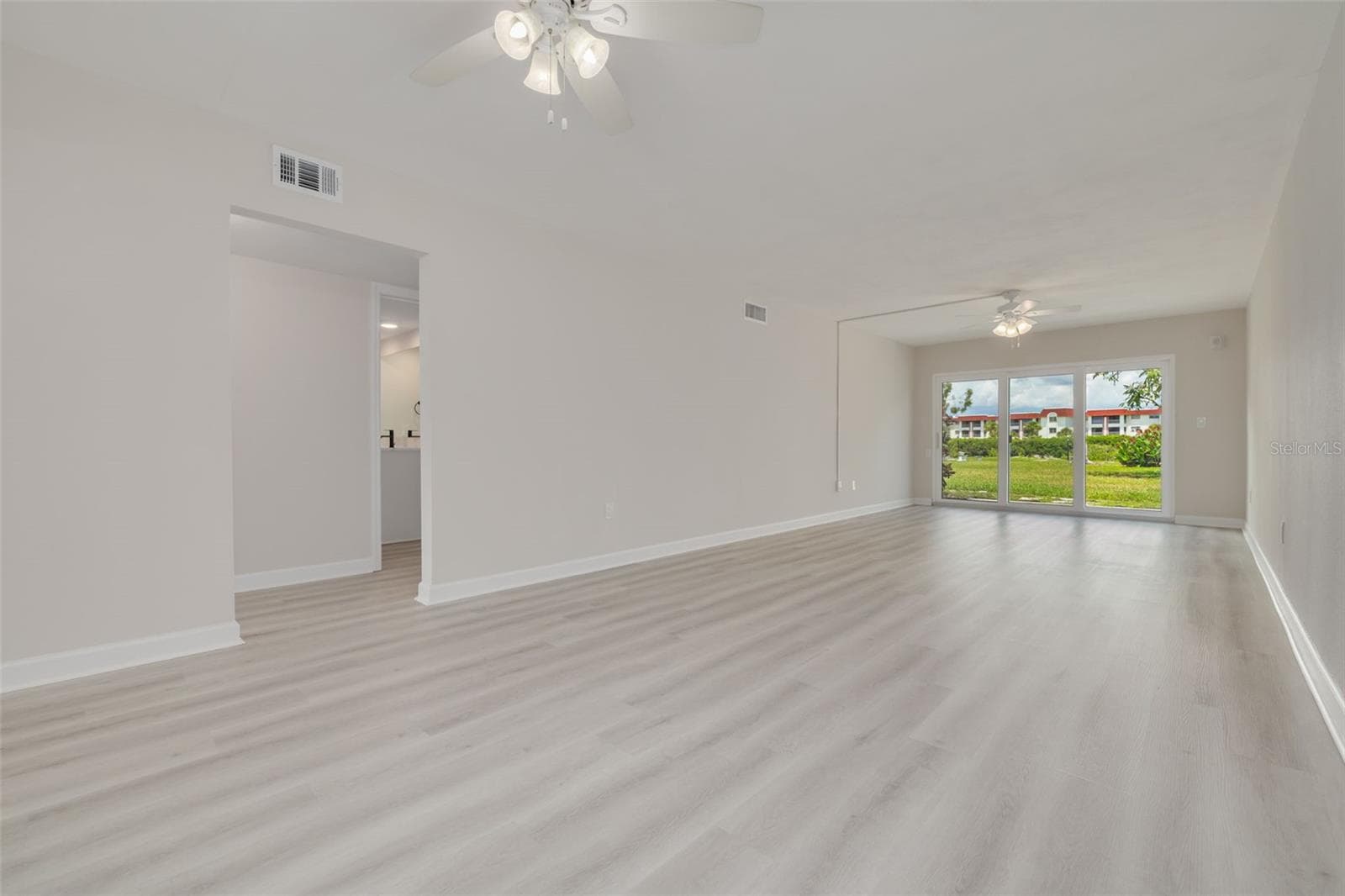 Condominium at 4550 OVERLOOK DR NE #155, ST PETERSBURG, photo 7 of 46