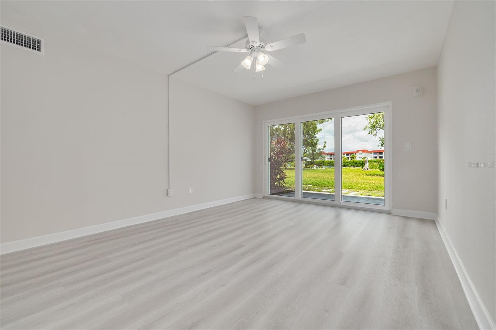 Condominium at 4550 OVERLOOK DR NE #155, ST PETERSBURG, photo 10 of 46