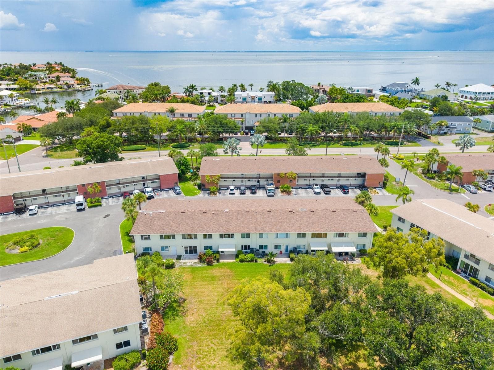 Condominium at 4550 OVERLOOK DR NE #155, ST PETERSBURG, photo 26 of 46