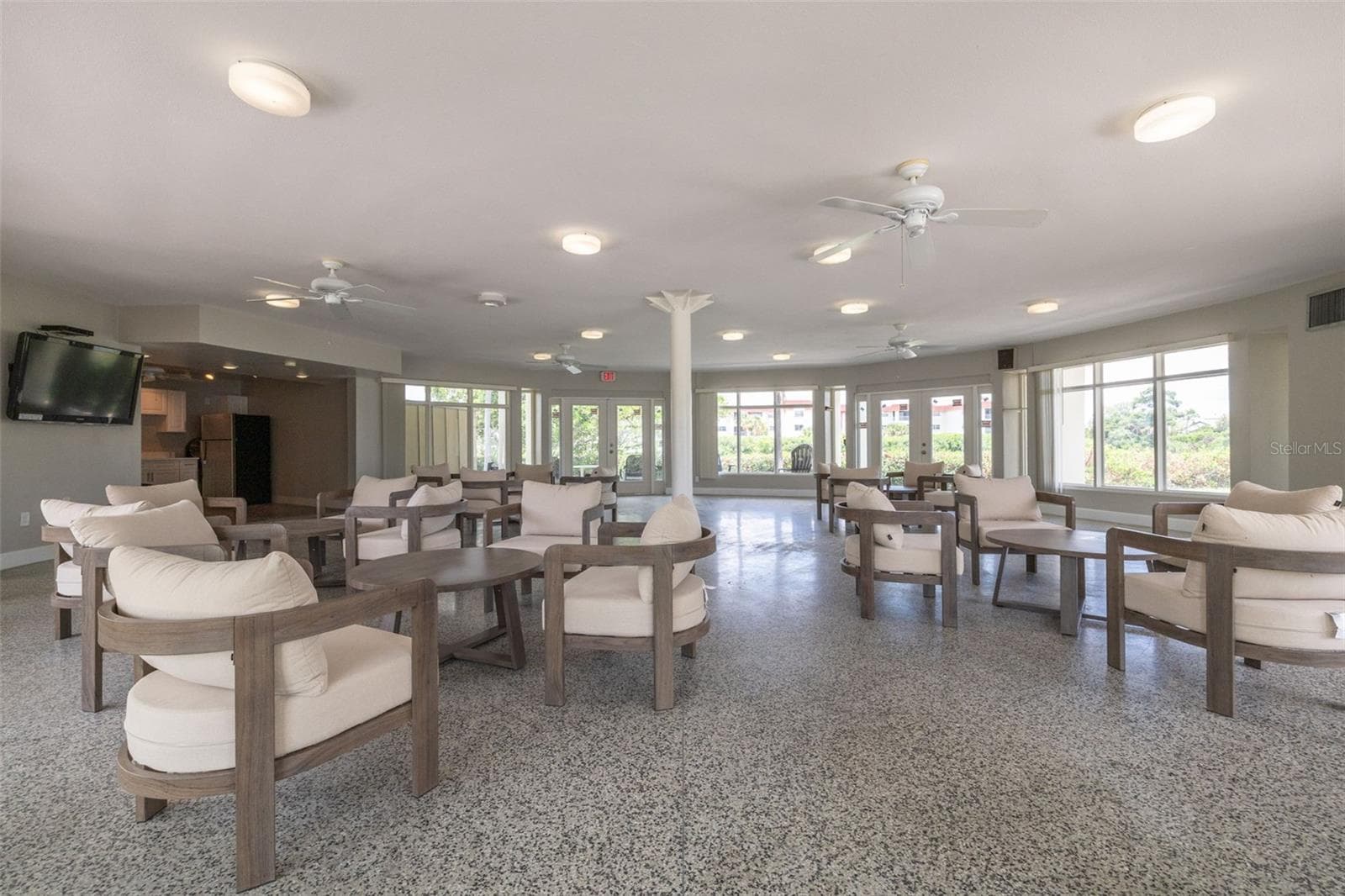 Condominium at 4550 OVERLOOK DR NE #155, ST PETERSBURG, photo 35 of 46