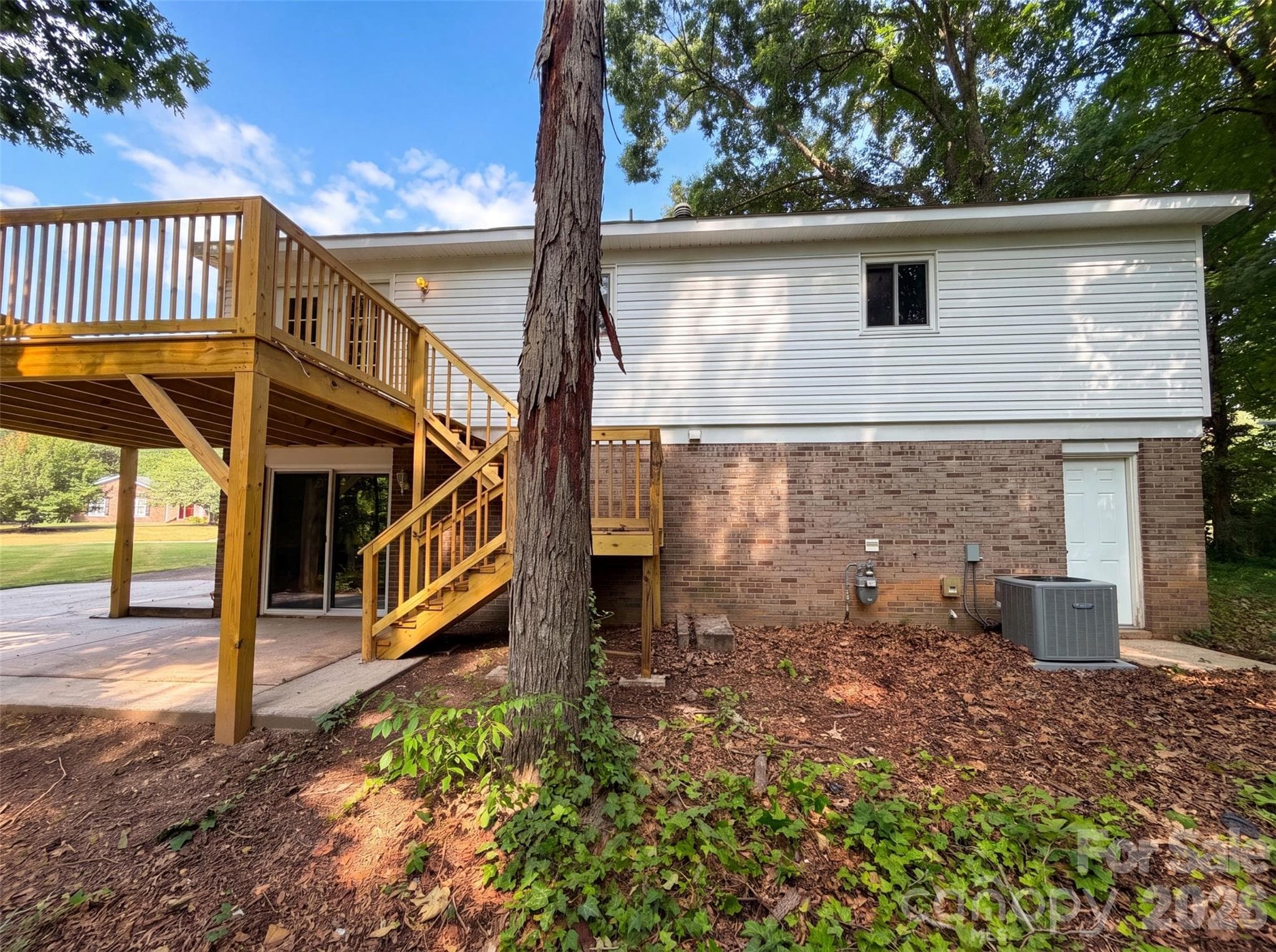 Single Family Residence at 1716 Timberlane Street, Gastonia, photo 5 of 17