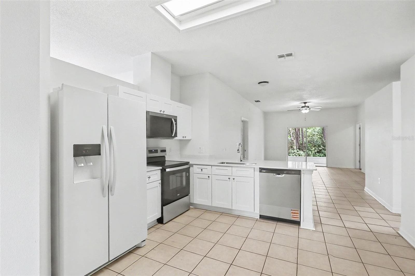 Single Family Residence at 3709 CINNAMON FERN LOOP, CLERMONT, photo 5 of 21