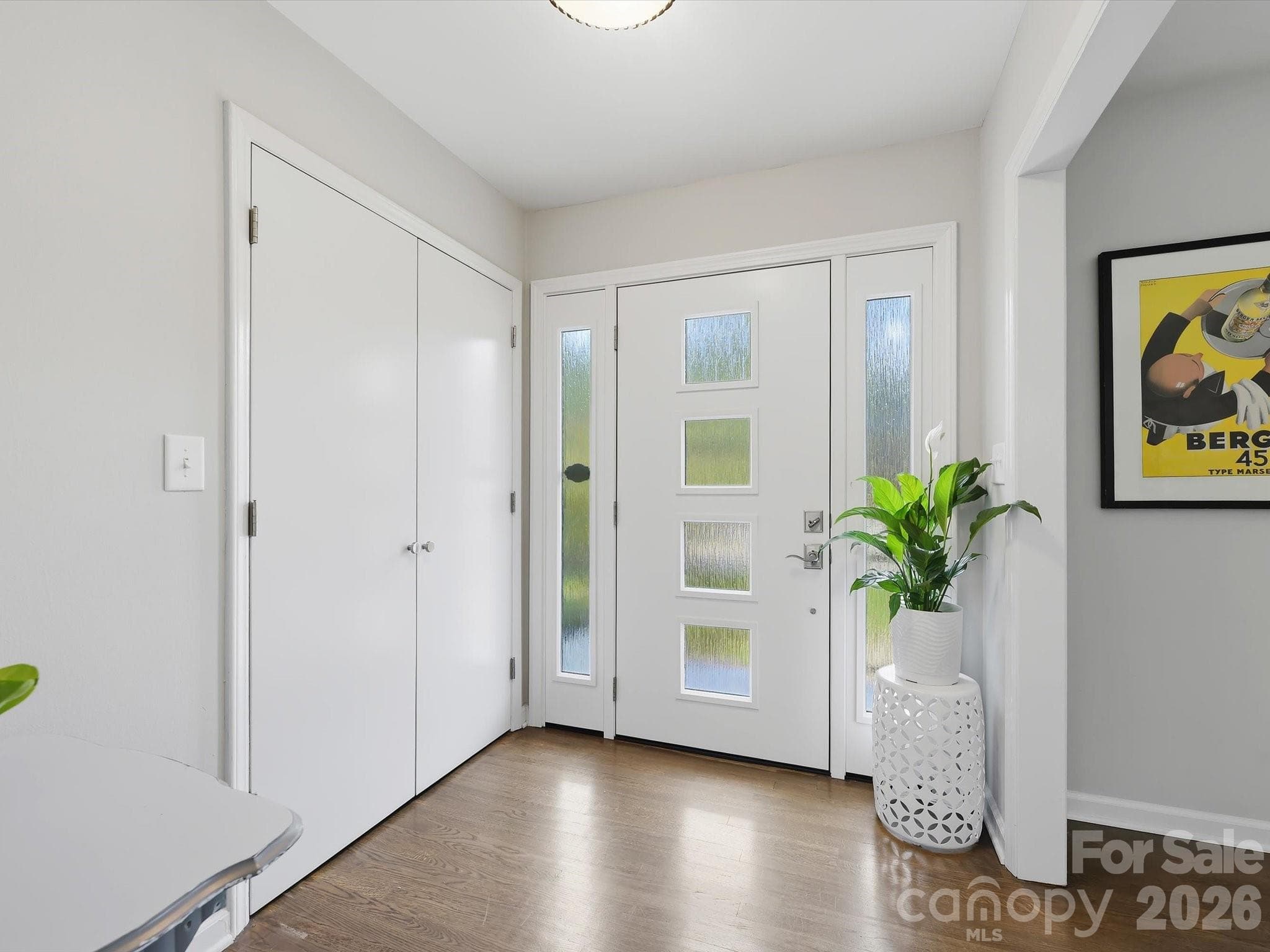 Single Family Residence at 6419 Morven Lane, Charlotte, photo 2 of 39