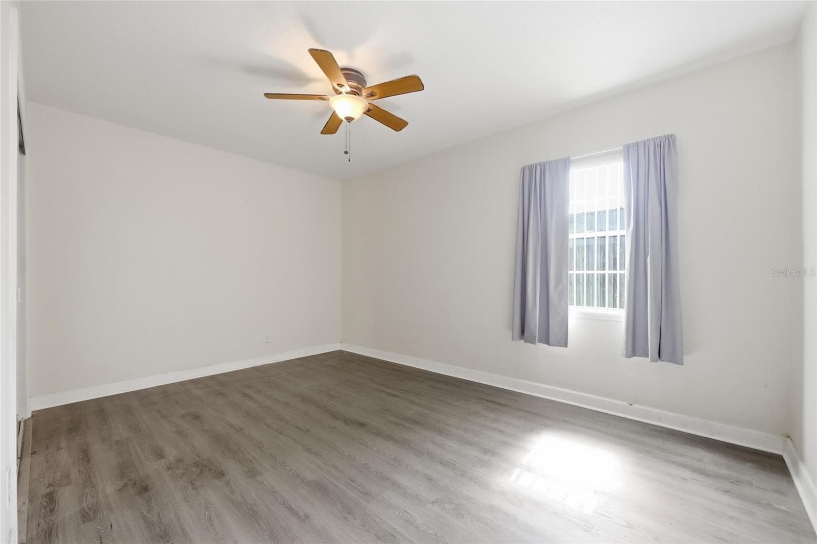 Bedroom one - 2041 JEWELL AVE, WINTER PARK