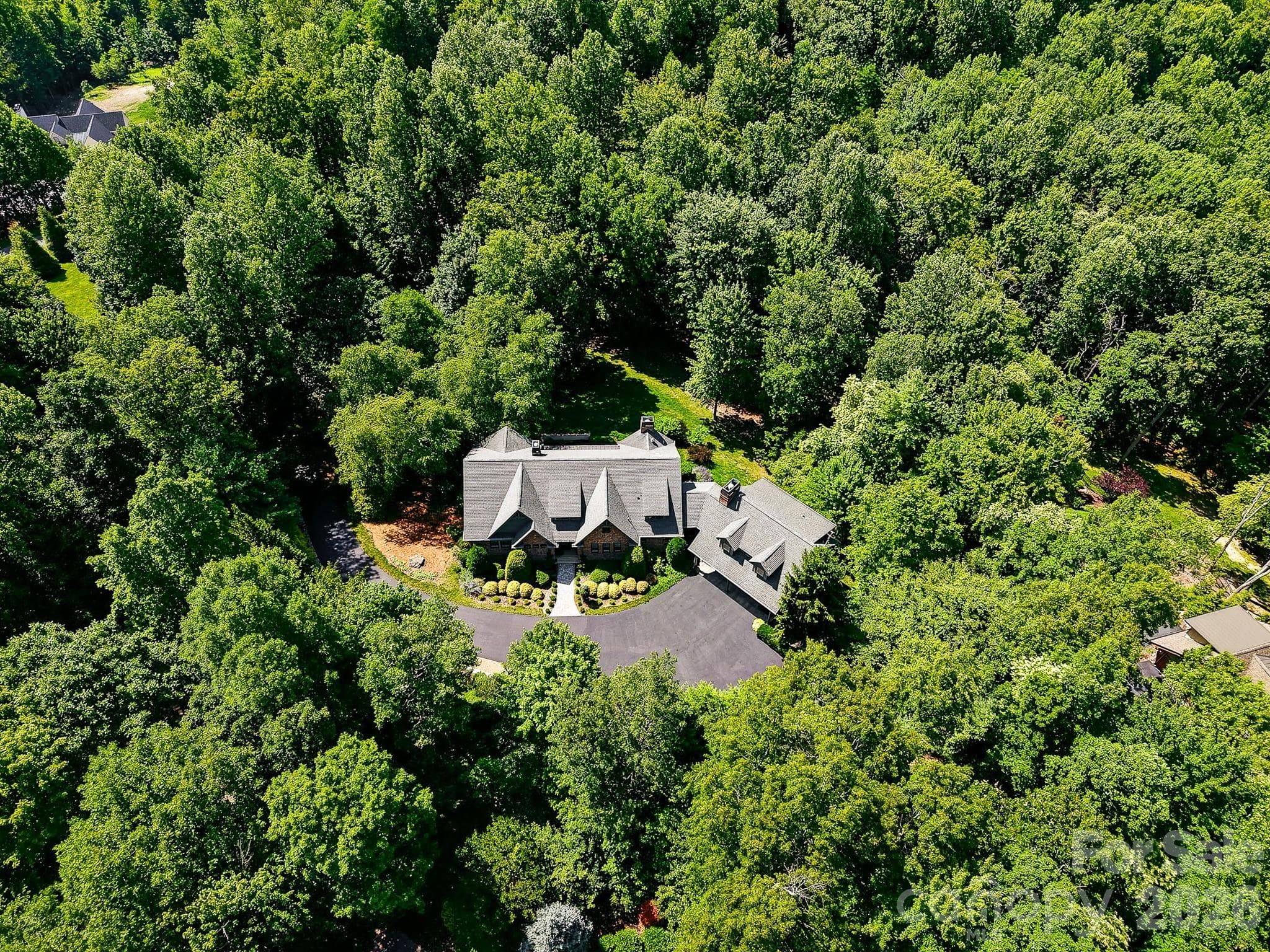 Single Family Residence at Hendersonville, photo 2 of 48