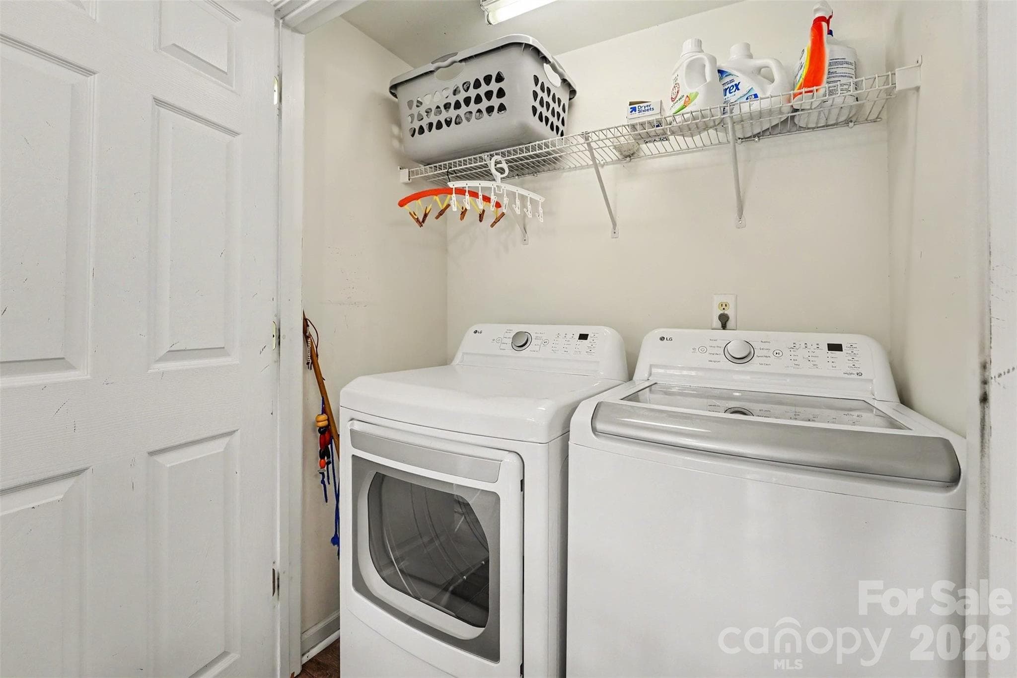 2nd floor laundry - Matthews