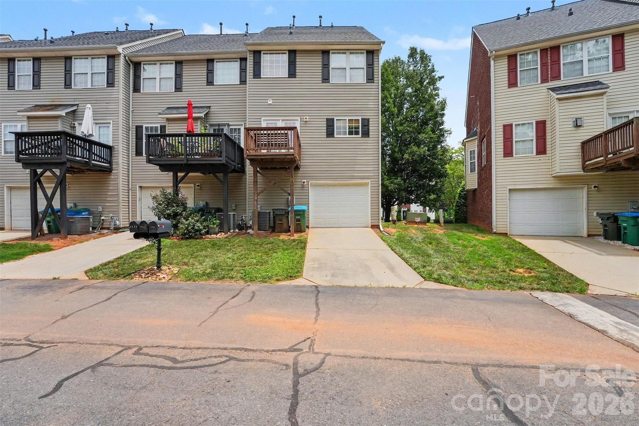 Townhouse at 9866 Treeside Lane, Matthews, photo 18 of 20