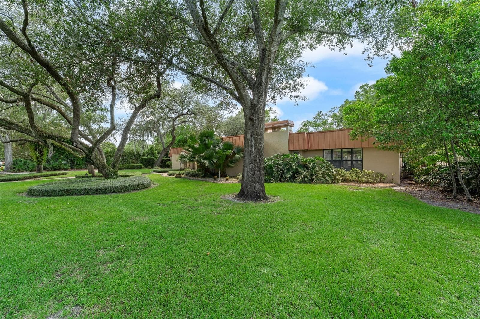 Single Family Residence at 229 FLAME AVE, MAITLAND, photo 6 of 67
