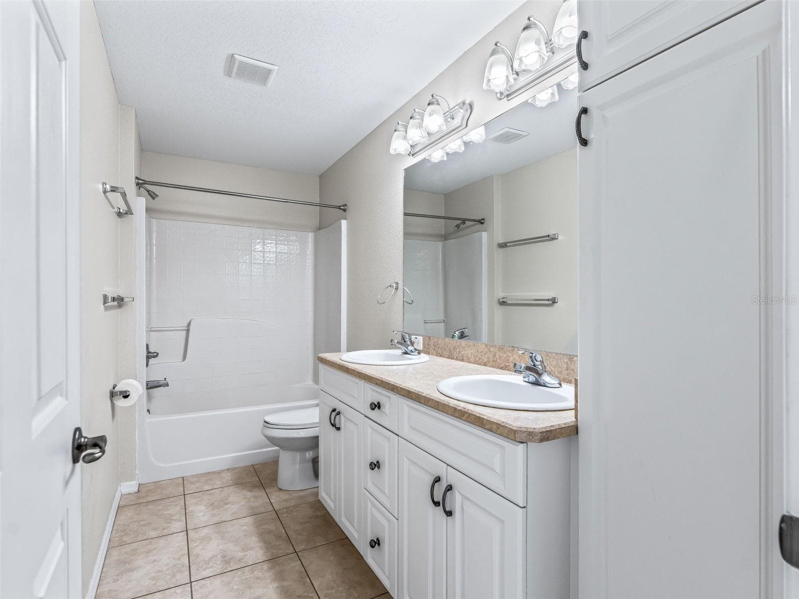 Villa at 1701 SE 24TH RD #1702, OCALA, photo 14 of 31
