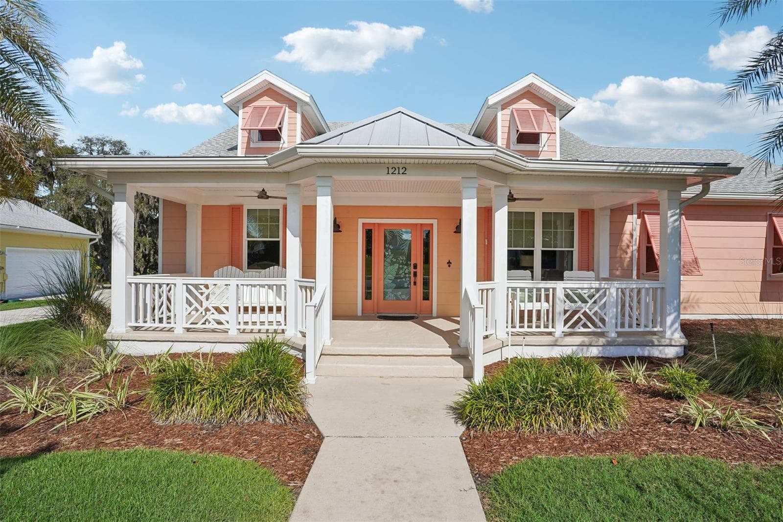 Front Exterior - 1212 FIESTA KEY CIR, LADY LAKE