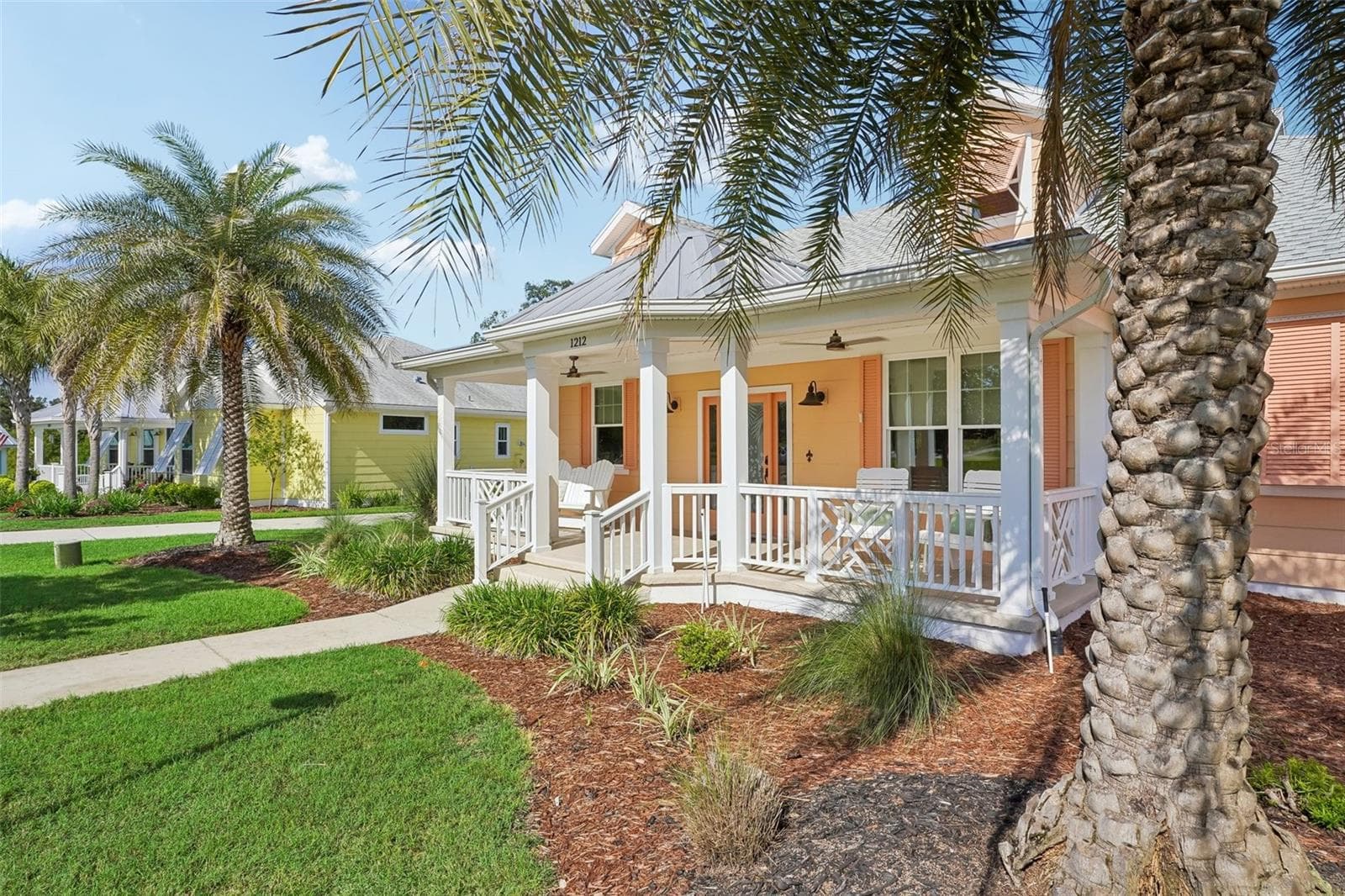Front Porch - 1212 FIESTA KEY CIR, LADY LAKE