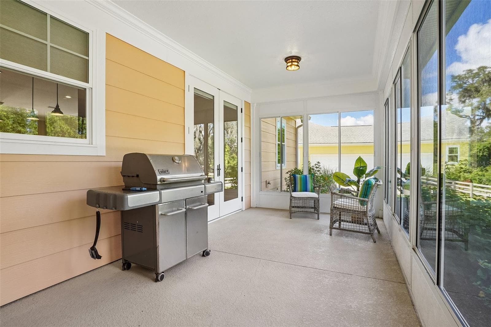 Enclosed Lanai - 1212 FIESTA KEY CIR, LADY LAKE