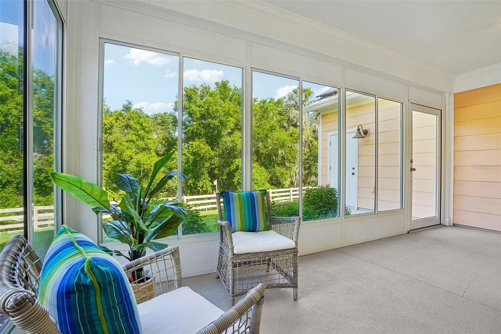 Enclosed Lanai - 1212 FIESTA KEY CIR, LADY LAKE