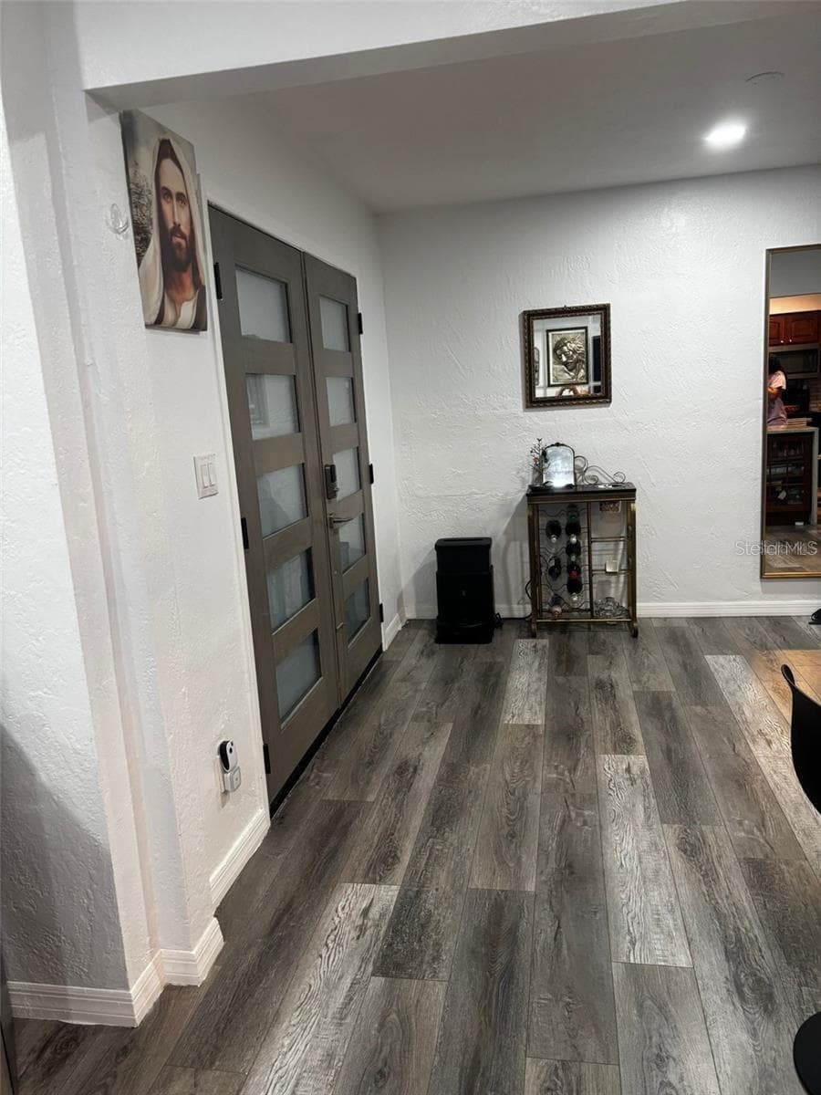 Single Family Residence at 4127 28TH AVE N, ST PETERSBURG, photo 11 of 57