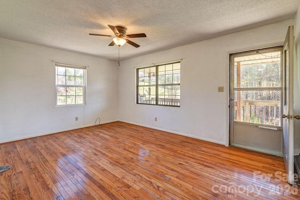 Single Family Residence at Weaverville, photo 3 of 24