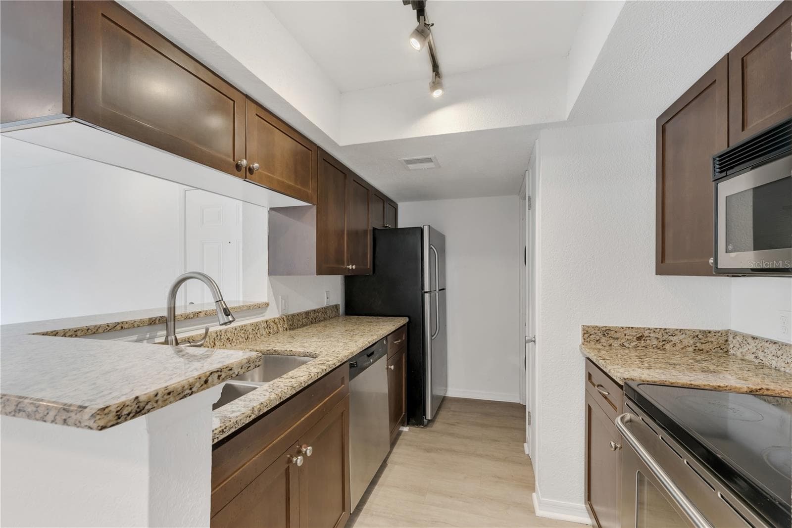 Condominium at 10200 GANDY BLVD N #1205, ST PETERSBURG, photo 8 of 25
