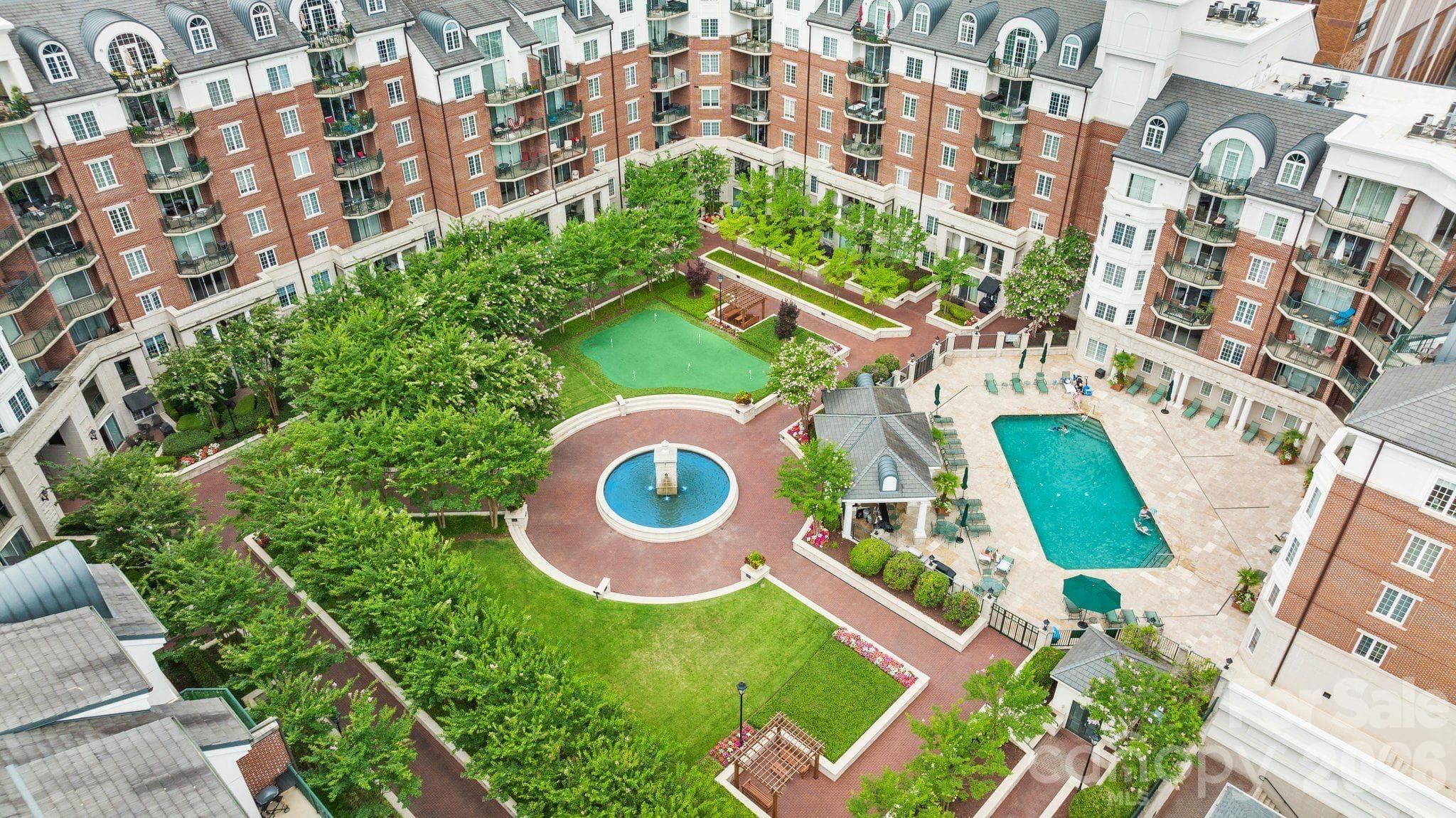 Condominium at Charlotte, photo 2 of 32