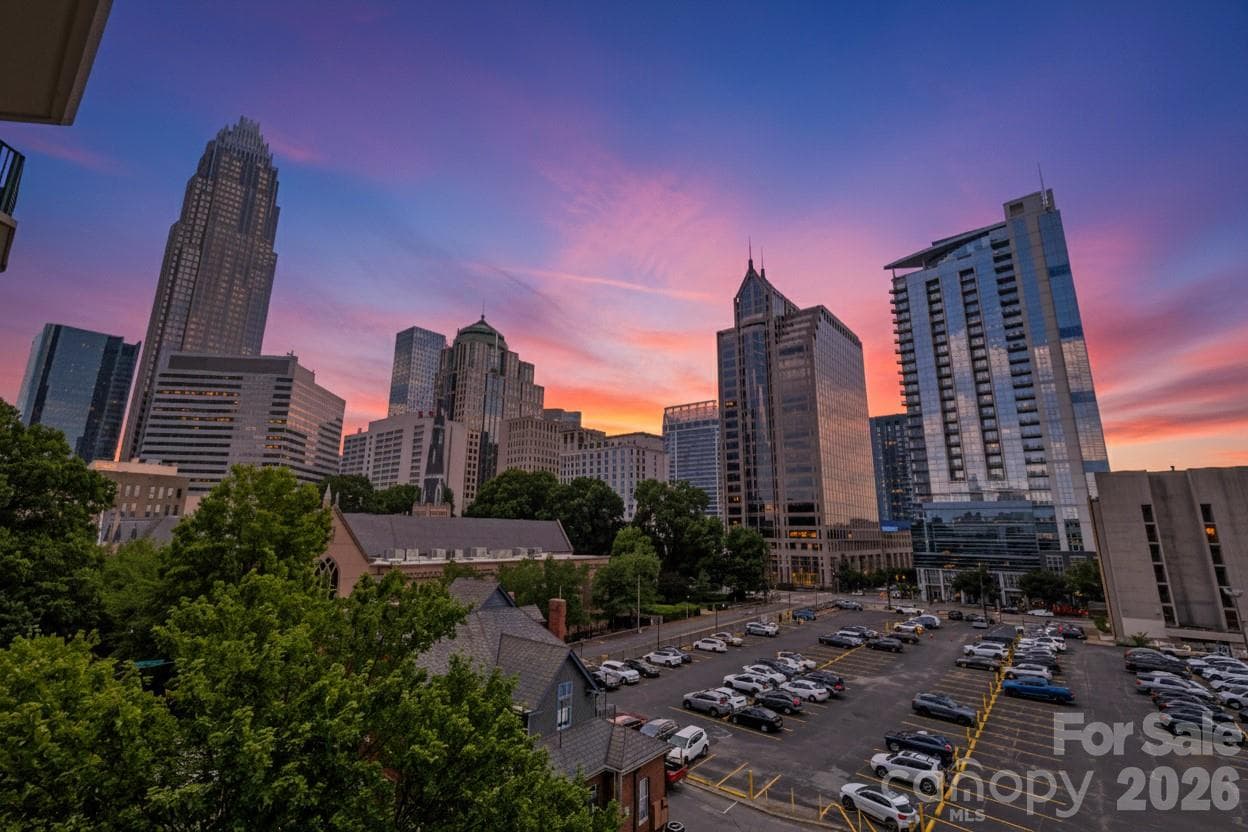 Condominium at Charlotte, photo 4 of 32